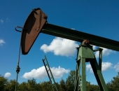 Straujā degvielas cenu krituma dēļ maijā fiksēta deflācija