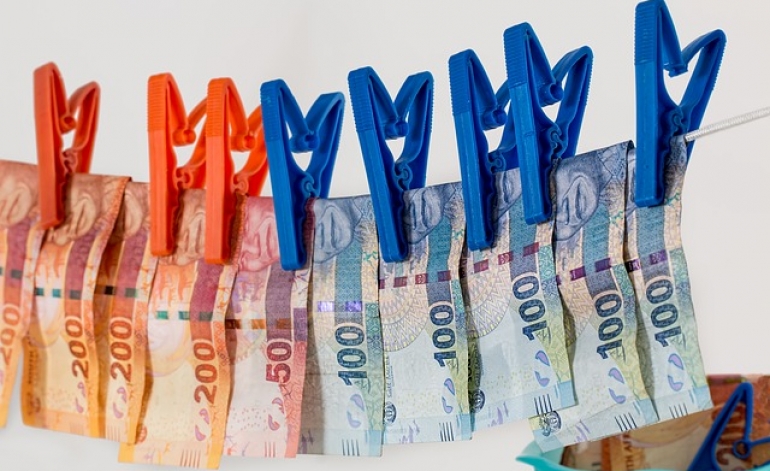 Licencēto subjektu uzraudzība noziedzīgi iegūtu līdzekļu un sankciju prasību izpildes jomā