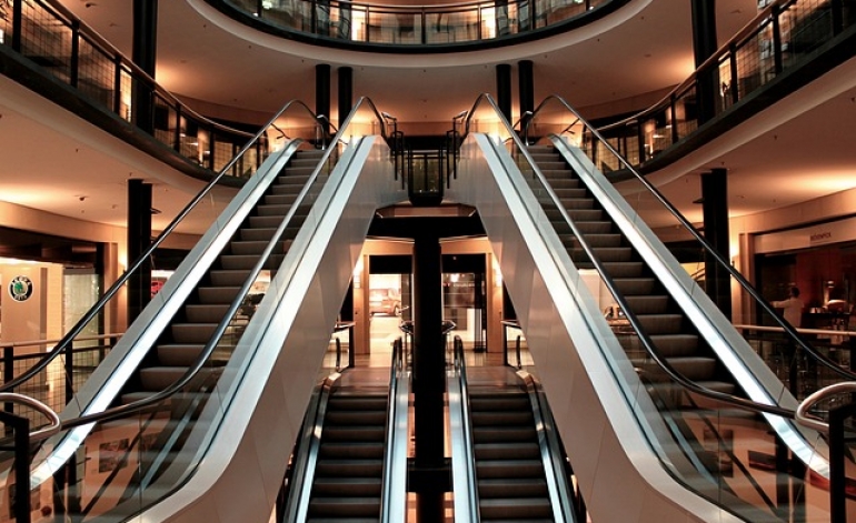 Atcelts ierobežojums tirdzniecības centru darbībai brīvdienās un svētku dienās