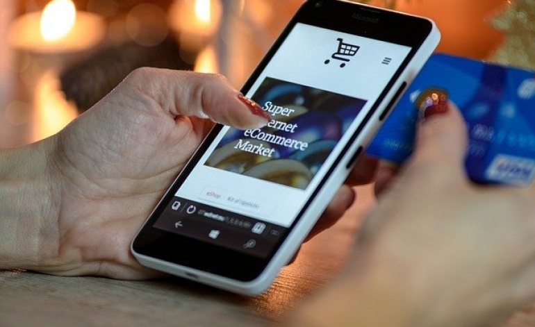 Preces vai pakalpojumus internetā pārdod 15,5% uzņēmumu