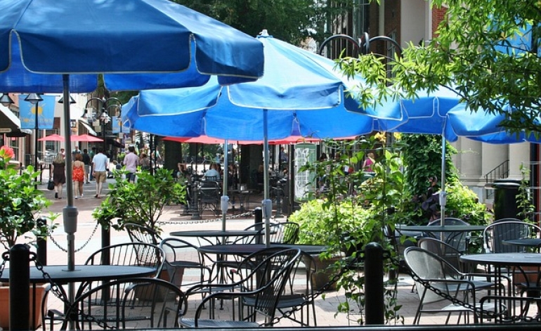 Atvieglo sezonas kafejnīcu ierīkošanu pludmalēs