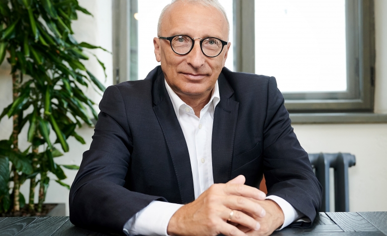 Var iztikt bez koncertiem un pat apģērba, bet ne bez pārtikas