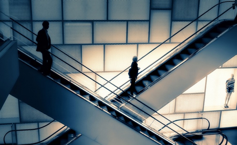 Precizēti drošības pasākumi tirdzniecības vietām ārkārtējās situācijas laikā