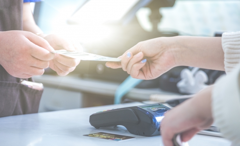 Piektā daļa no visiem pagājušā gada jaunajiem uzņēmumiem reģistrēta tirdzniecības sektorā