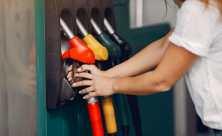 Degviela būs vēl dārgāka. Jautājums – cik lielā mērā?