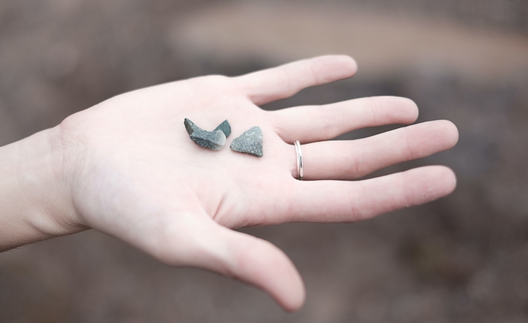 Sezonas laukstrādnieku ienākuma nodokli piemēros arī akmeņu lasīšanā nodarbinātajiem