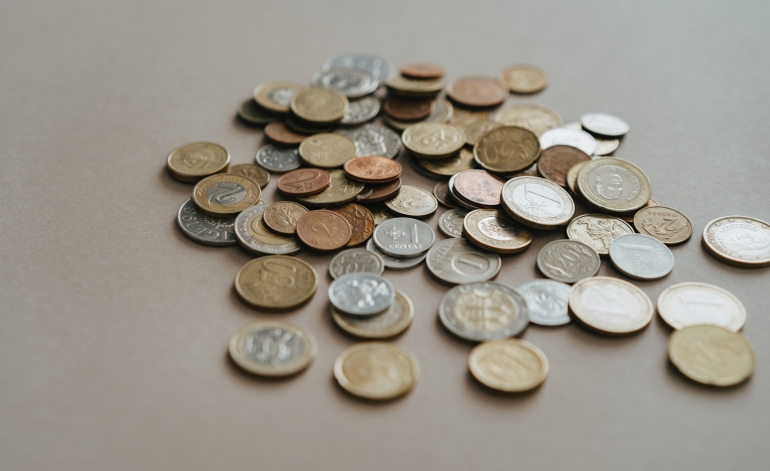 Nekustamo īpašumu tirgus starp augošu inflāciju un rūkošu maksātspēju